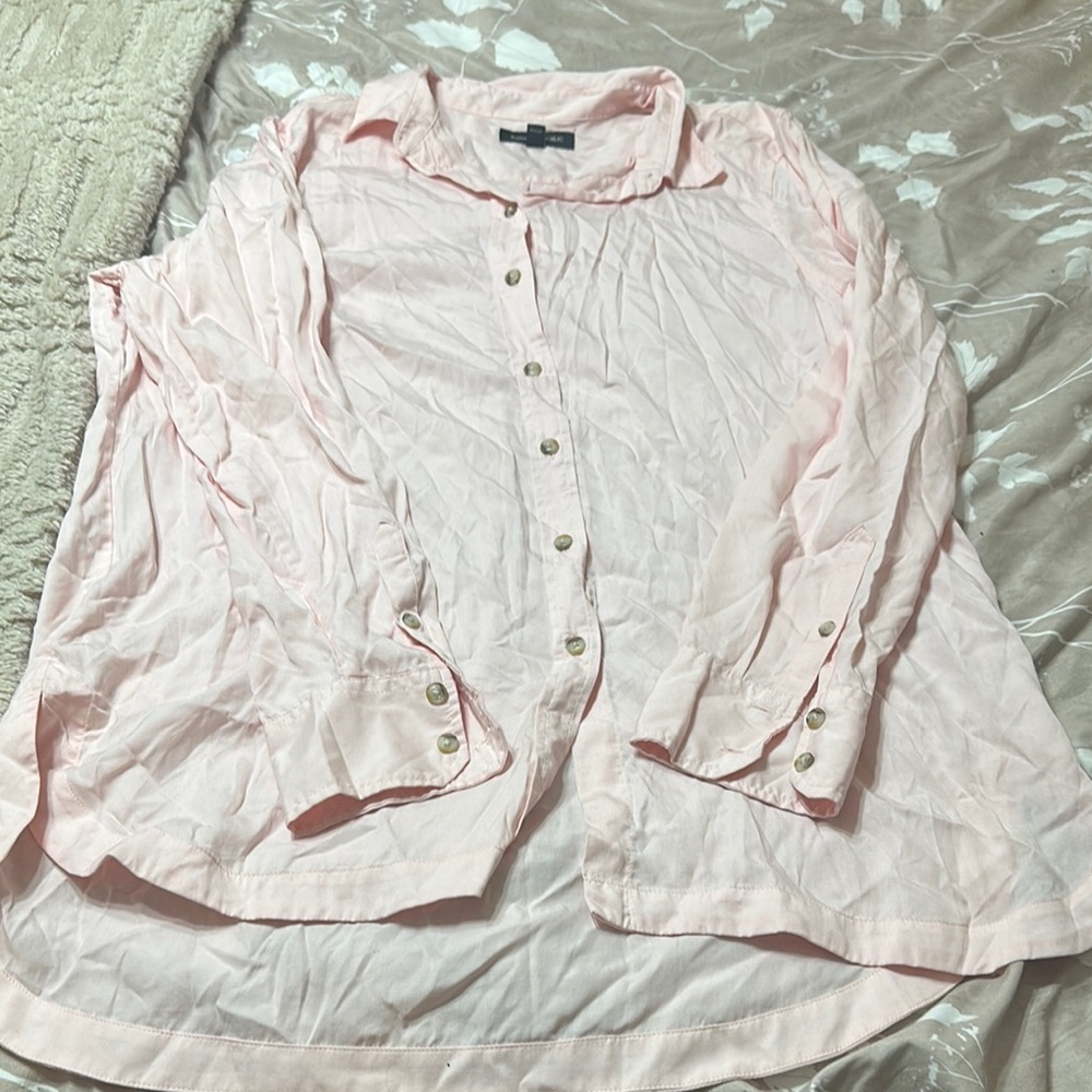 Banana Republic Pink Long Sleeve Button Down Shirt